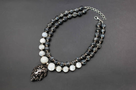 Elegant women handmade jewellery collection – unique accessories online