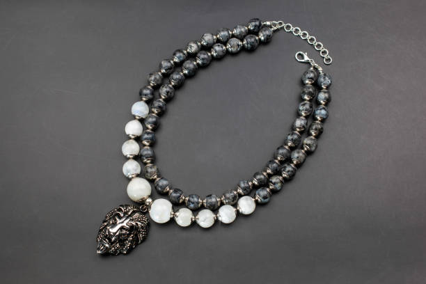 Elegant women handmade jewellery collection – unique accessories online