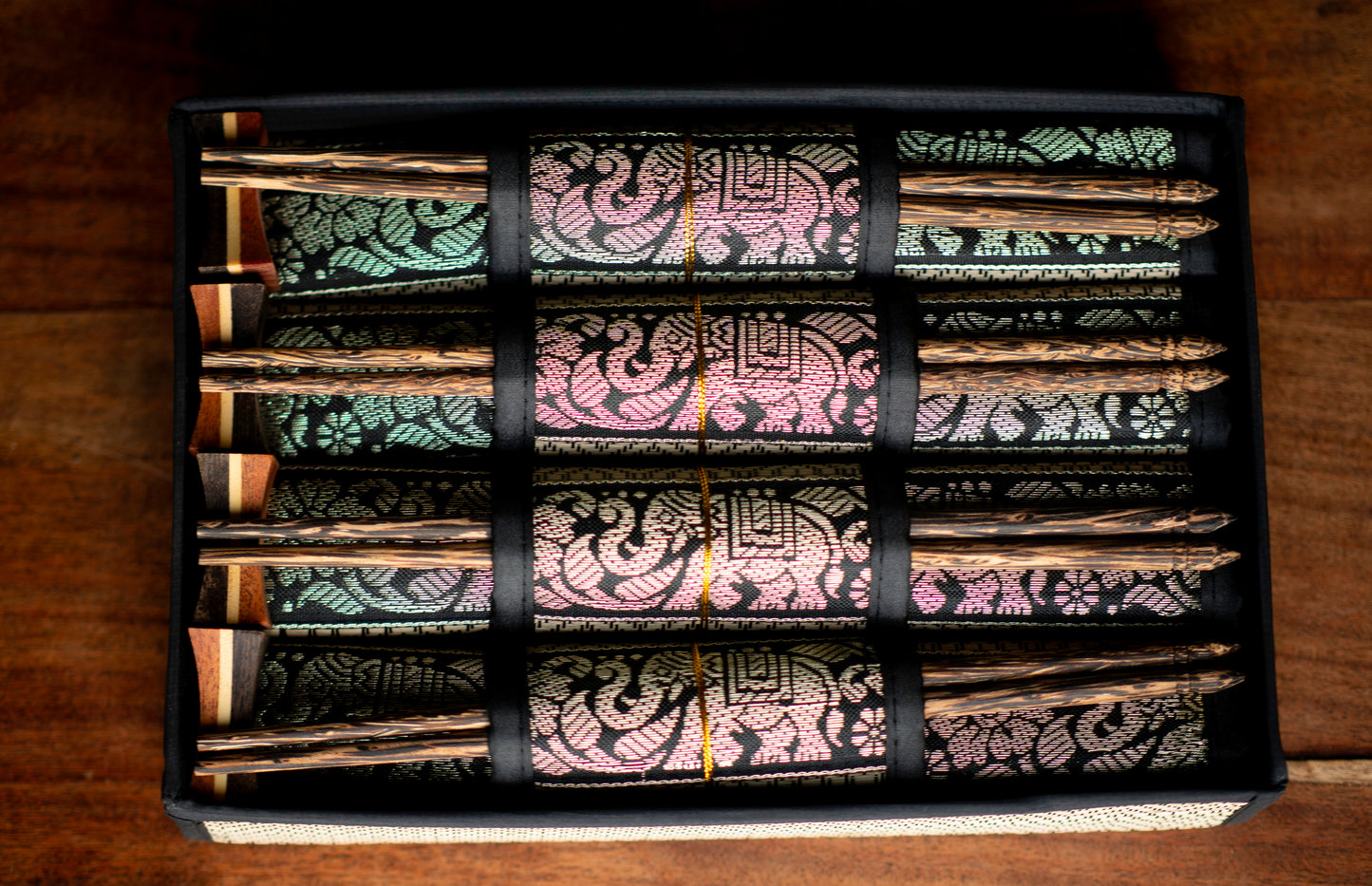 Luxury Thai Reed Placemat & Chopstick Gift Set | 16-Piece Asian Dining Box (Gold Elephant Trim)