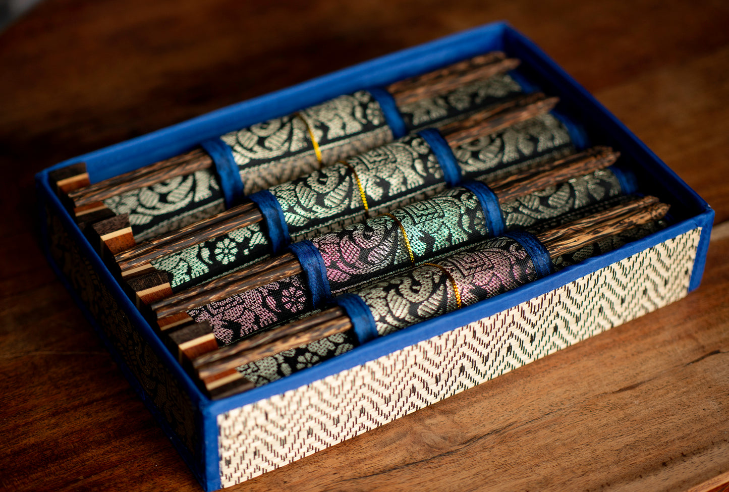 Luxury Thai Reed Placemat & Chopstick Gift Set | 16-Piece Asian Dining Box (Gold Elephant Trim)