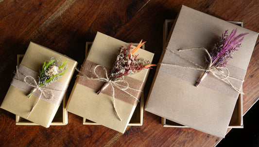 CCcollections Gift Boxes with Dried Flowers | Unique Gift Wrapping Ideas